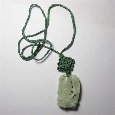 The Connection between Bloodstone Jade Amulets and Chakra Healing